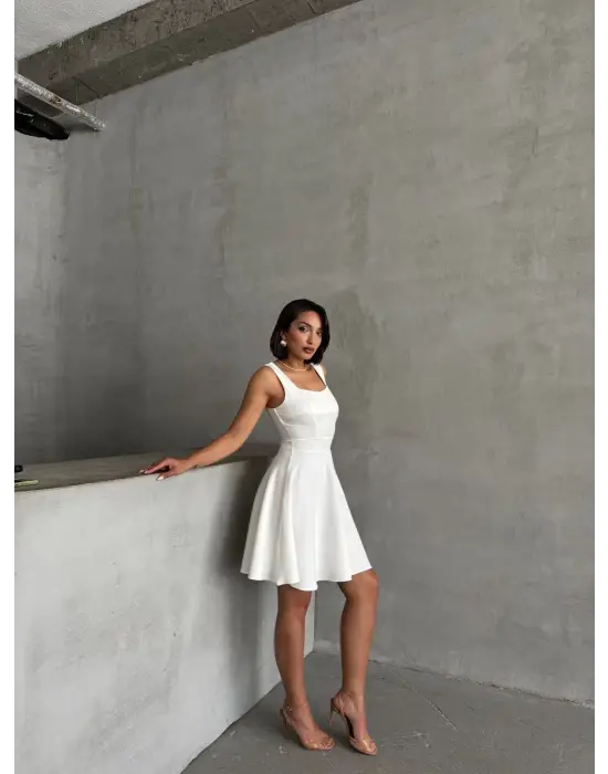 Kadın Kare Yaka Kısa Elbise