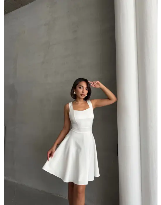 Kadın Kare Yaka Kısa Elbise