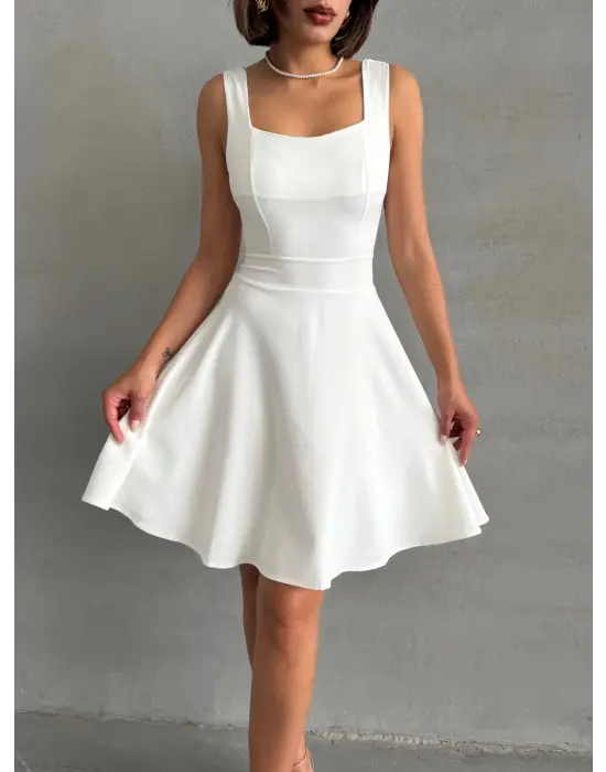 Kadın Kare Yaka Kısa Elbise