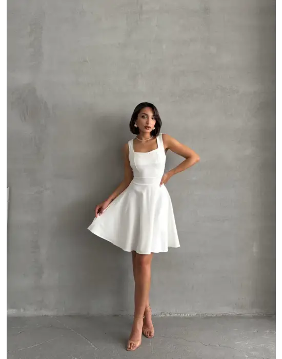 Kadın Kare Yaka Kısa Elbise