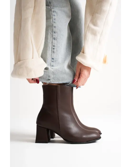 Kadın Kışlık Acı Kahve Kalın Topuklu Bot TR12MK04E