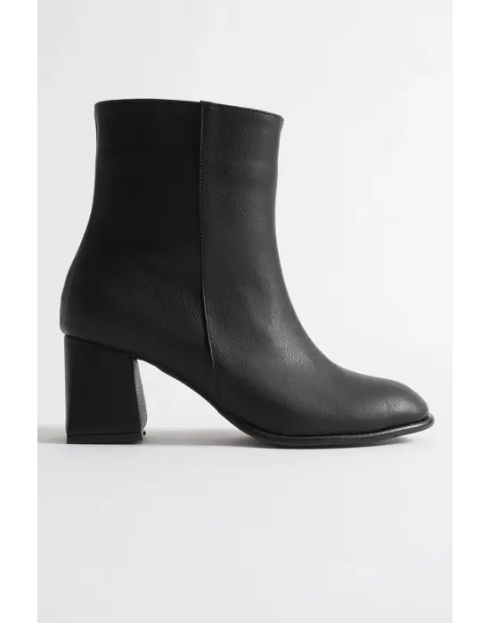 Kadın Kışlık Siyah Kalın Topuklu Bot TR12MK04A