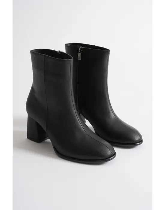 Kadın Kışlık Siyah Kalın Topuklu Bot TR12MK04A