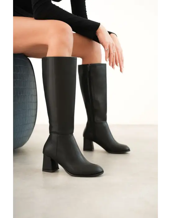 Kadın Kışlık Siyah Kalın Topuklu Çizme TR12MK05A