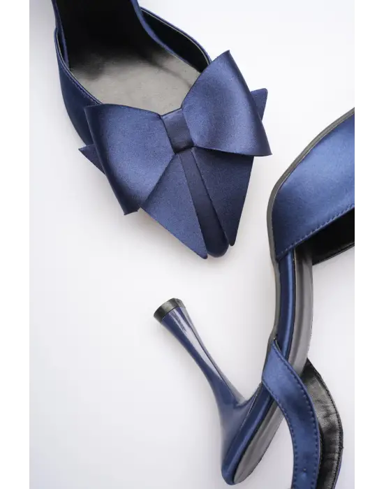 Kadın Lacivert Fiyonklu Saten Slingback Topuklu Ayakkabı TR40MS01E