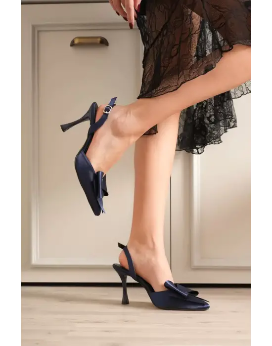 Kadın Lacivert Fiyonklu Saten Slingback Topuklu Ayakkabı TR40MS01E