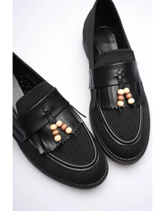 Kadın Siyah Boncuk Püsküllü Günlük Kısa Topuklu Ayakkabı TR30MS01A