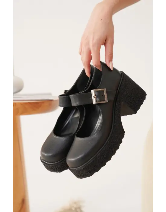 Kadın Siyah Günlük Ayakkabı TR06MS05C