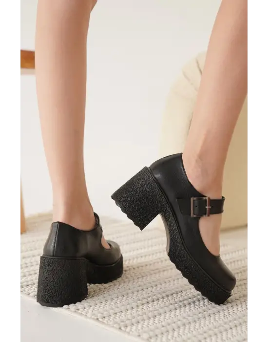 Kadın Siyah Günlük Ayakkabı TR06MS05C