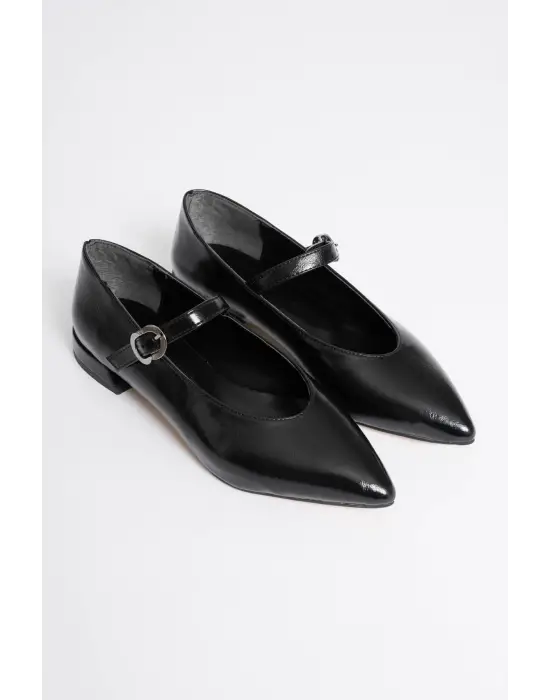 Kadın Siyah Günlük Kısa Topuklu Ayakkabı TR23MS01A