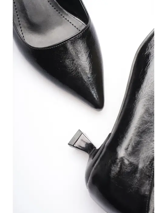 Kadın Siyah Kırışık Rugan Kısa Topuklu Stiletto Ayakkabı TR20MS03C