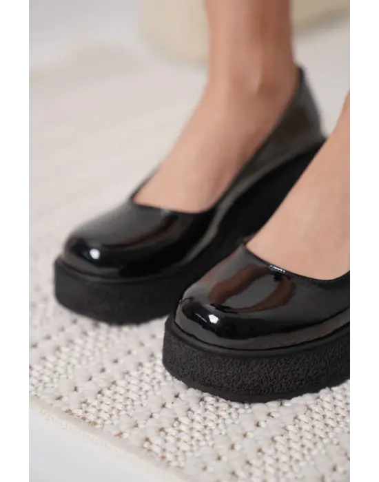 Kadın Siyah Rugan Günlük Ayakkabı TR06MS04A