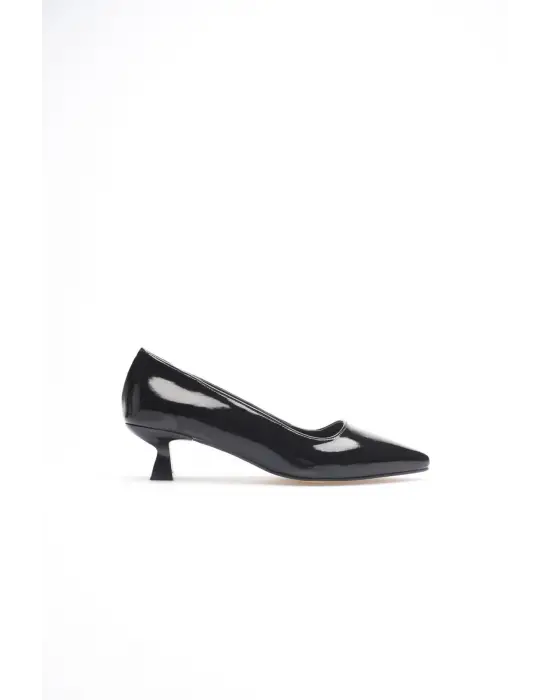 Kadın Siyah Rugan Kısa Topuklu Stiletto Ayakkabı TR20MS03E