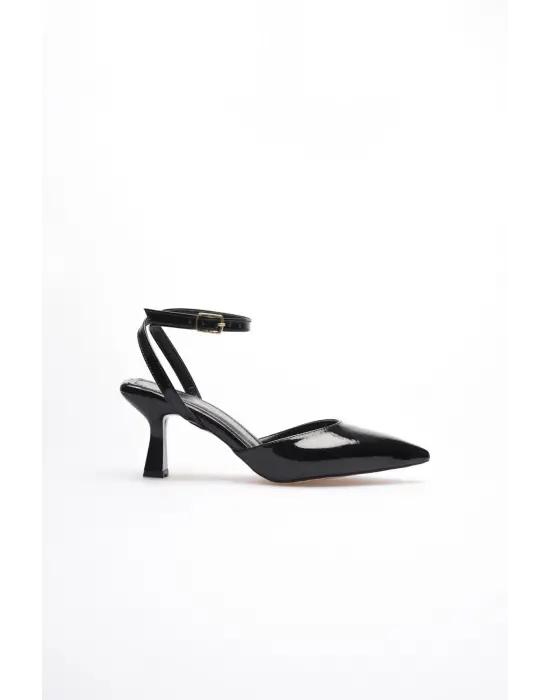 Kadın Siyah Rugan Topuklu Ayakkabı TR03MS02A