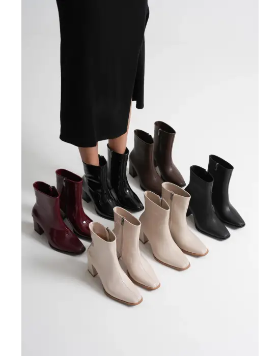 Kadın Siyah Rugan Topuklu Bot TR08MK02D