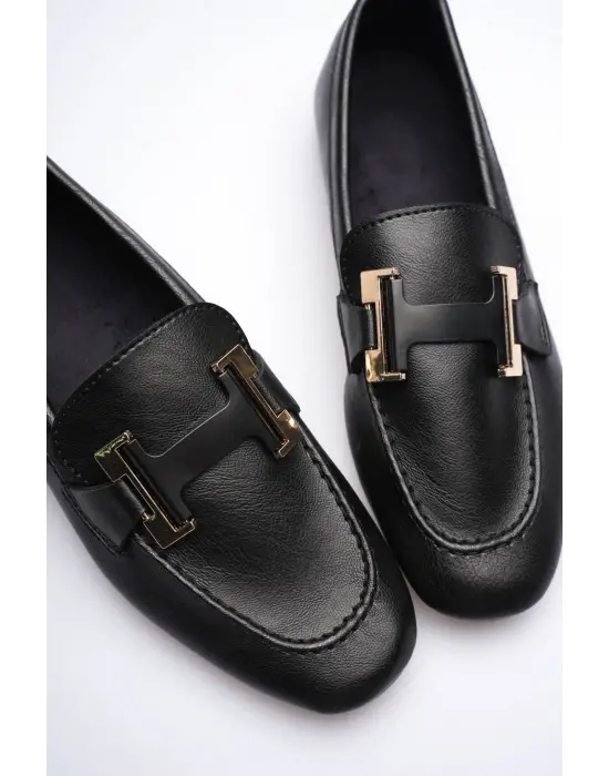 Kadın Siyah Şık Tokalı Günlük Ayakkabı TR27MS05A