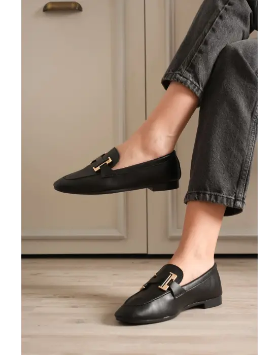 Kadın Siyah Şık Tokalı Günlük Ayakkabı TR27MS05A