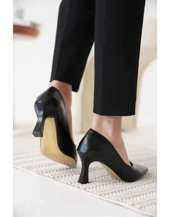 Kadın Siyah Stiletto TR12MS06A