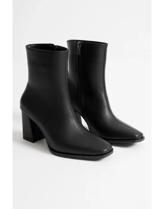 Kadın Siyah Topuklu Bot TR08MK02A