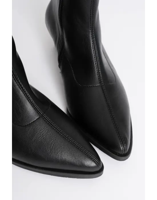 Kadın Siyah Topuklu Bot TR23MK01A