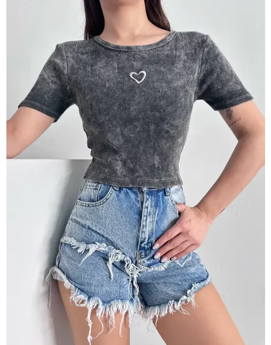 Kalp Nakışlı Asit Yıkamalı Bluz S3479