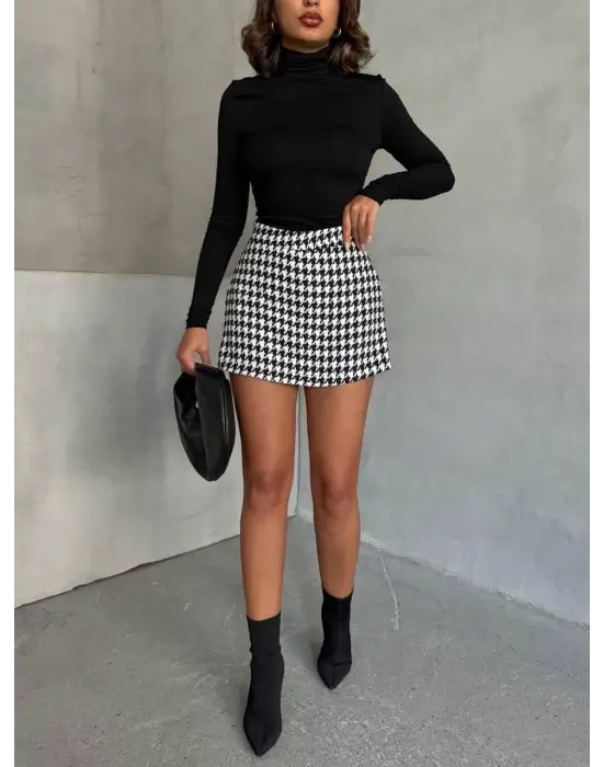 Kapaklı Kaşe Şort Etek Siyah Beyaz Kazayağı H261218