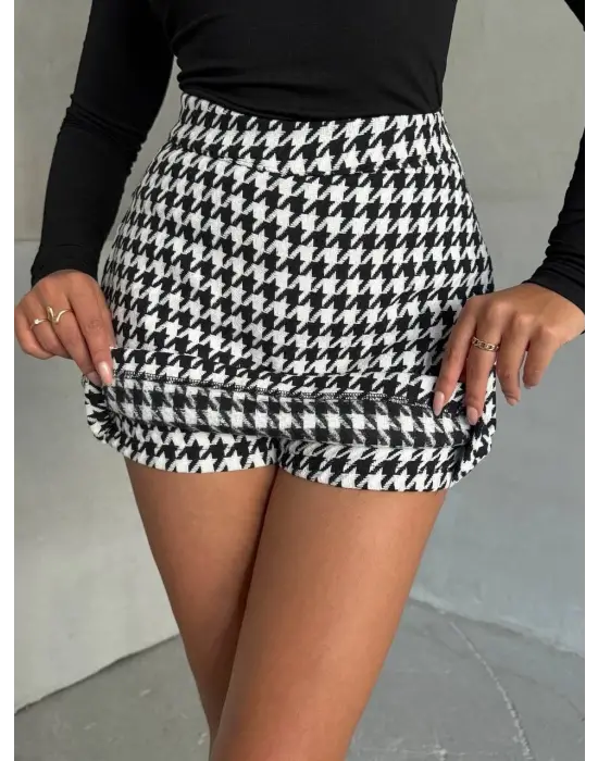 Kapaklı Kaşe Şort Etek Siyah Beyaz Kazayağı H261218