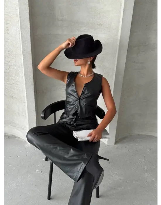 Kaplama Düğmeli Deri Yelek Siyah S24398