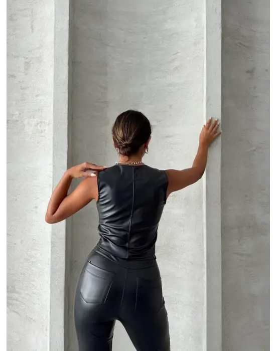 Kaplama Düğmeli Deri Yelek Siyah S24398