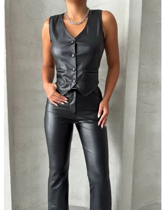 Kaplama Düğmeli Deri Yelek Siyah S24398