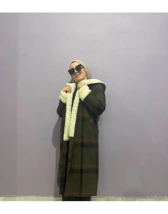 Kapşonlu Kürklü Kaban