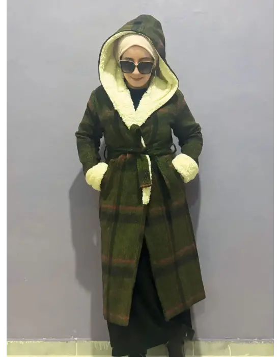 Kapşonlu Kürklü Kaban