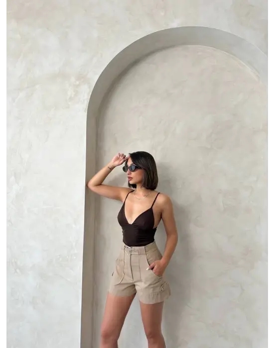 Kemer Detaylı Gabardin Şort Bej S25289