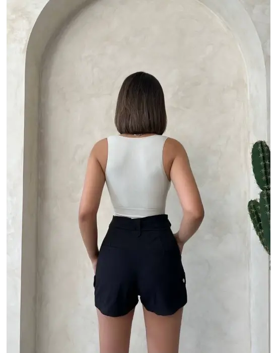 Kemer Detaylı Gabardin Şort Siyah S25289