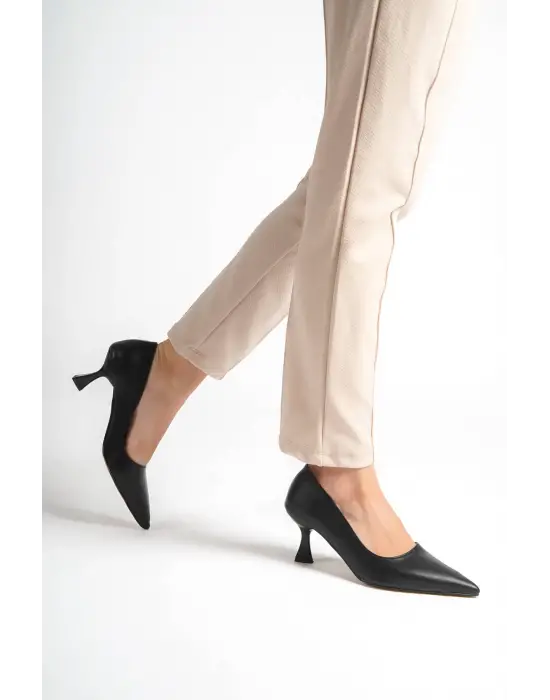 Kery Kadın Siyah Topuklu Ayakkabı