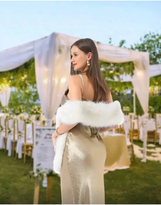 Kürk Orijinal Beyaz Seksi Omuzluk Şık Kürk