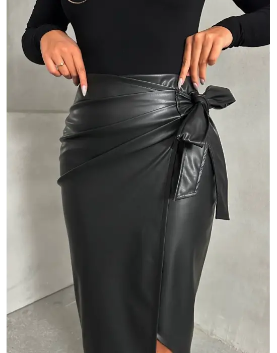 Kuşaklı Uzun Deri Etek Siyah H26414