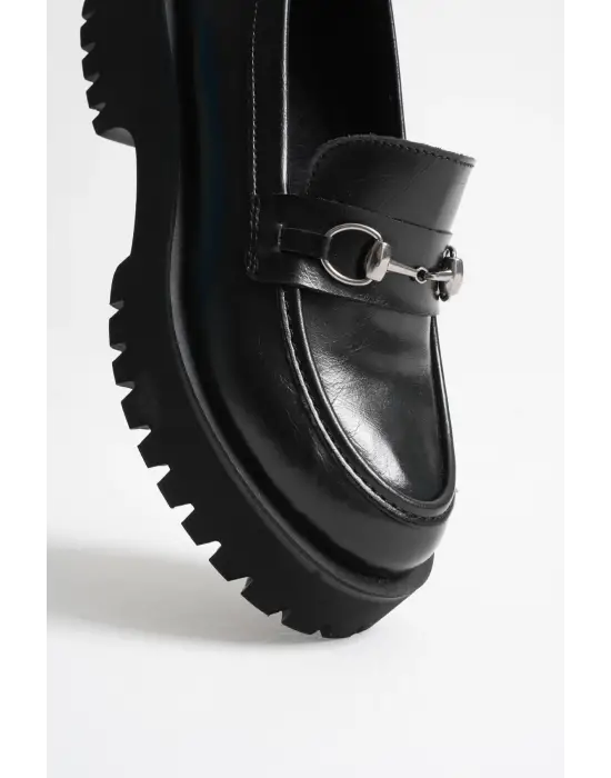 Lara Toka Detaylı Siyah Günlük Loafer Ayakkabı