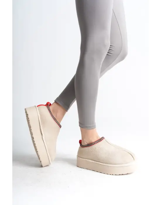 Leıla Bağcıksız Düz Ve Kalın Taban İçi Kürklü Kısa Süet Kadın Bot  Kt - Krem