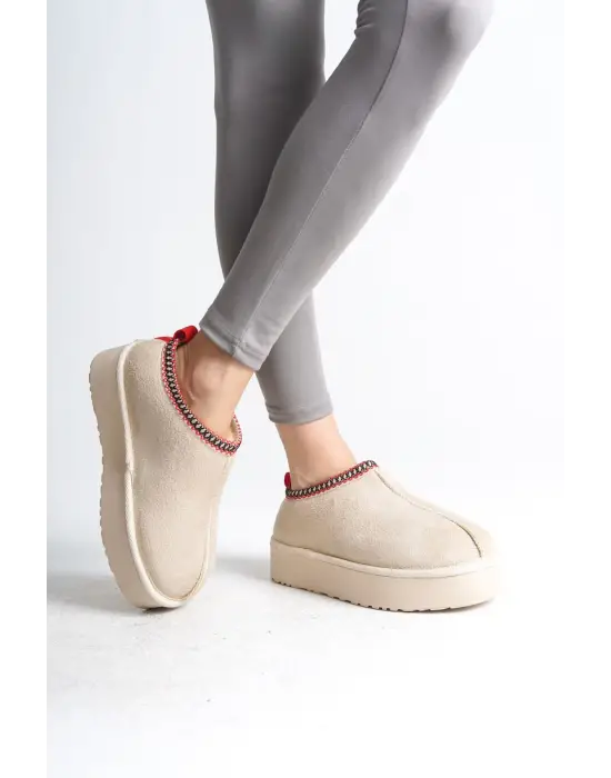 Leıla Bağcıksız Düz Ve Kalın Taban İçi Kürklü Kısa Süet Kadın Bot  Kt - Krem