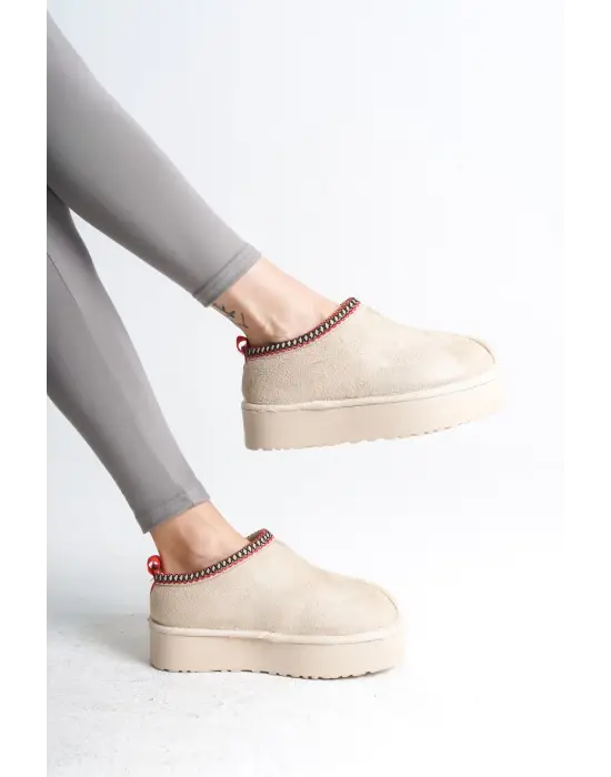 Leıla Bağcıksız Düz Ve Kalın Taban İçi Kürklü Kısa Süet Kadın Bot  Kt - Krem