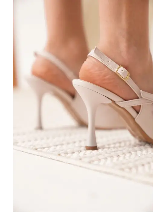 Lenora Kadın Bej Rugan Topuklu Ayakkabı