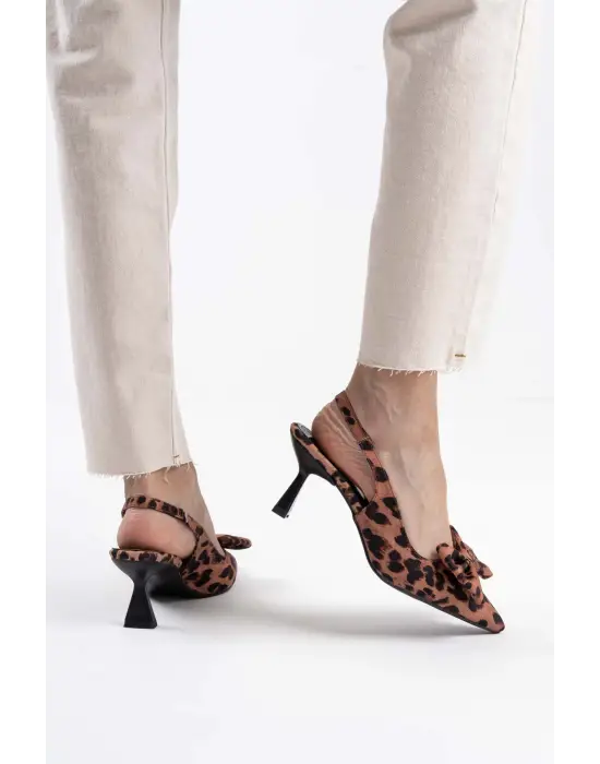 Leopar Fiyonklu Kitten Topuklu Slingback Kadın Ayakkabı TR08MS24D