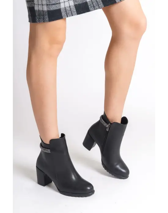 Lıa Fermuarlı Ortopedik Taban Taşlı Topuklu Kadın Bot  St - Siyah