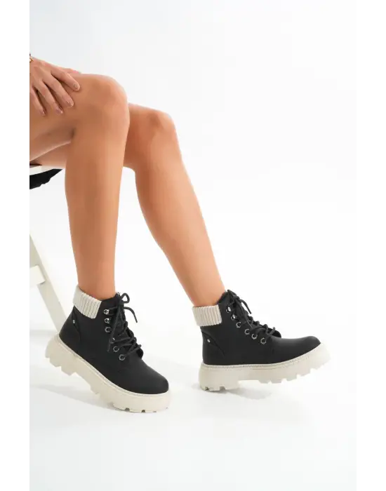 Siyah-Bej Bağcıklı Kalın Taban Kadın Günlük Bot