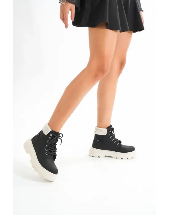 Siyah-Bej Bağcıklı Kalın Taban Kadın Günlük Bot