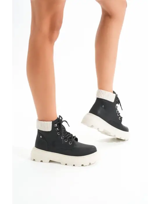 Siyah-Bej Bağcıklı Kalın Taban Kadın Günlük Bot