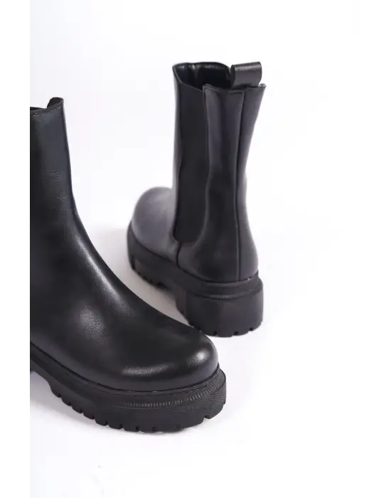 Lora Bağcıksız Lastikli Ortopedik Taban Kadın Bot St - Siyah