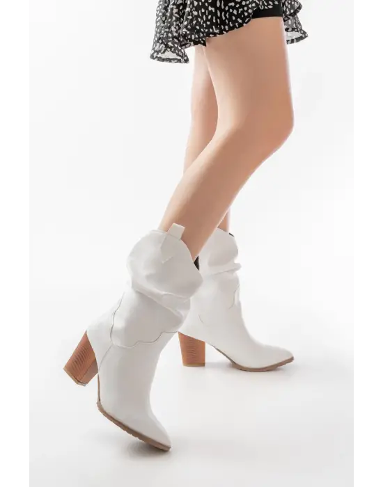 Beyaz Körüklü Kalın Topuklu Günlük Kadın Bot