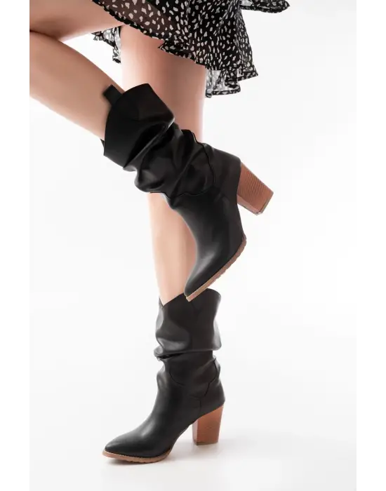 Siyah Körüklü Kalın Topuklu Günlük Kadın Bot